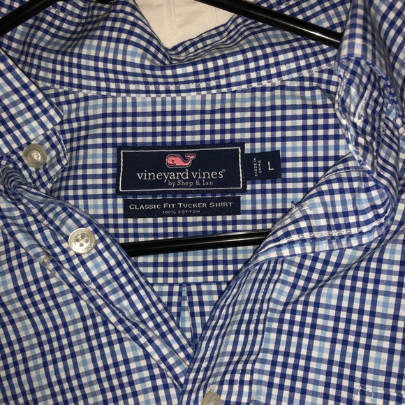 Vineyard Vines button down - Picture 3 of 4